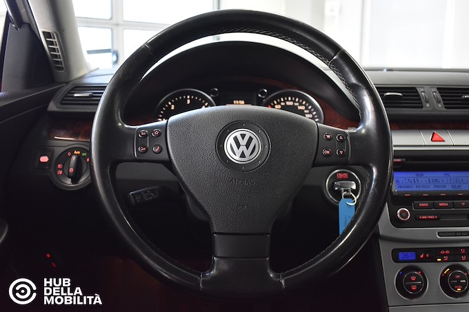 VOLKSWAGEN Passat 2.0 TDI DPF Var. Highline